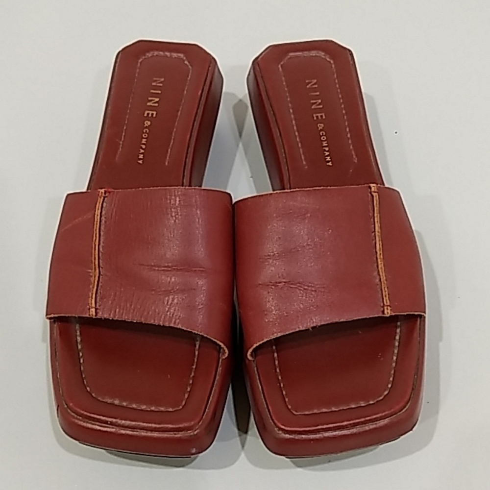 NINE & COMPANY WOMEN LEATHER SLIDES